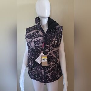 Nike ACG Lunar Lake Therma-Fit ADV  Black and Purple Woman's Size Small Vest
